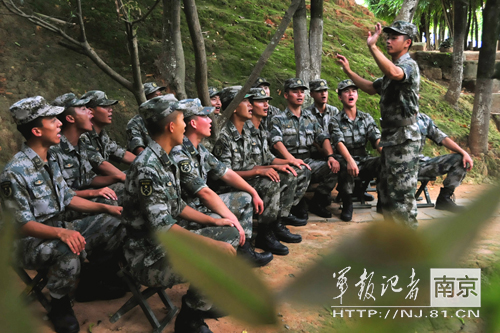 唱响《强军之歌》