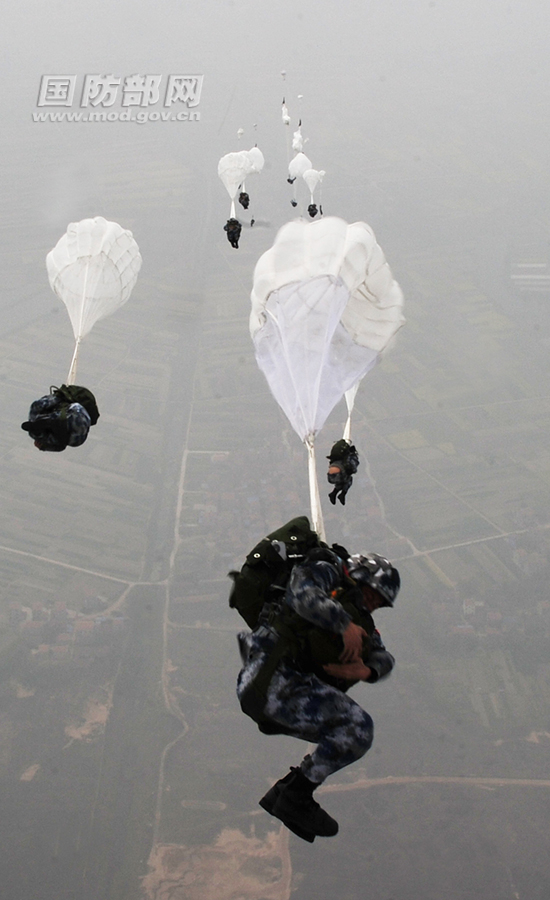 空军跳伞图片图片